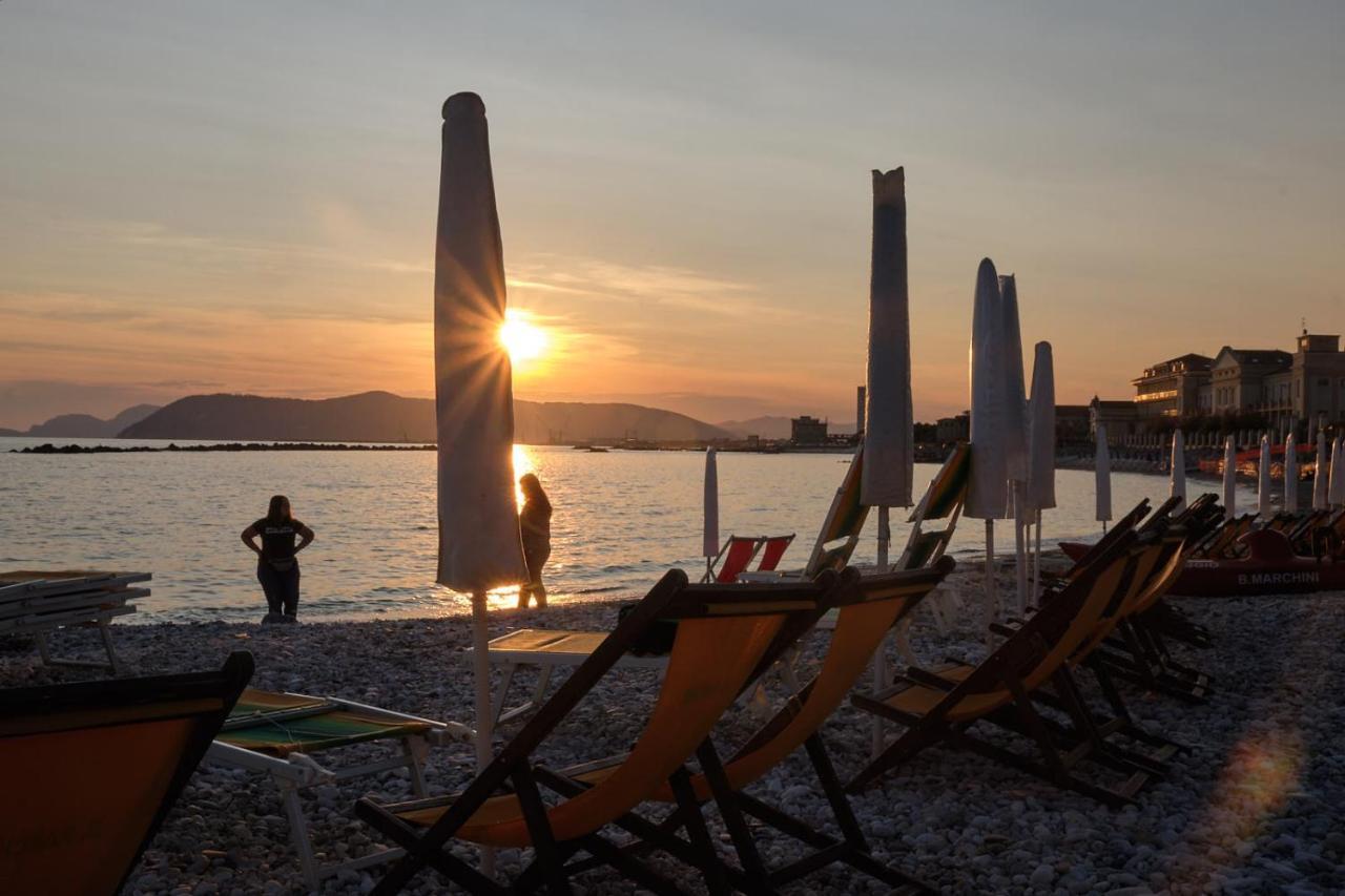 Claudia Nel Cuore Di Forte Dei Marmi Zewnętrze zdjęcie